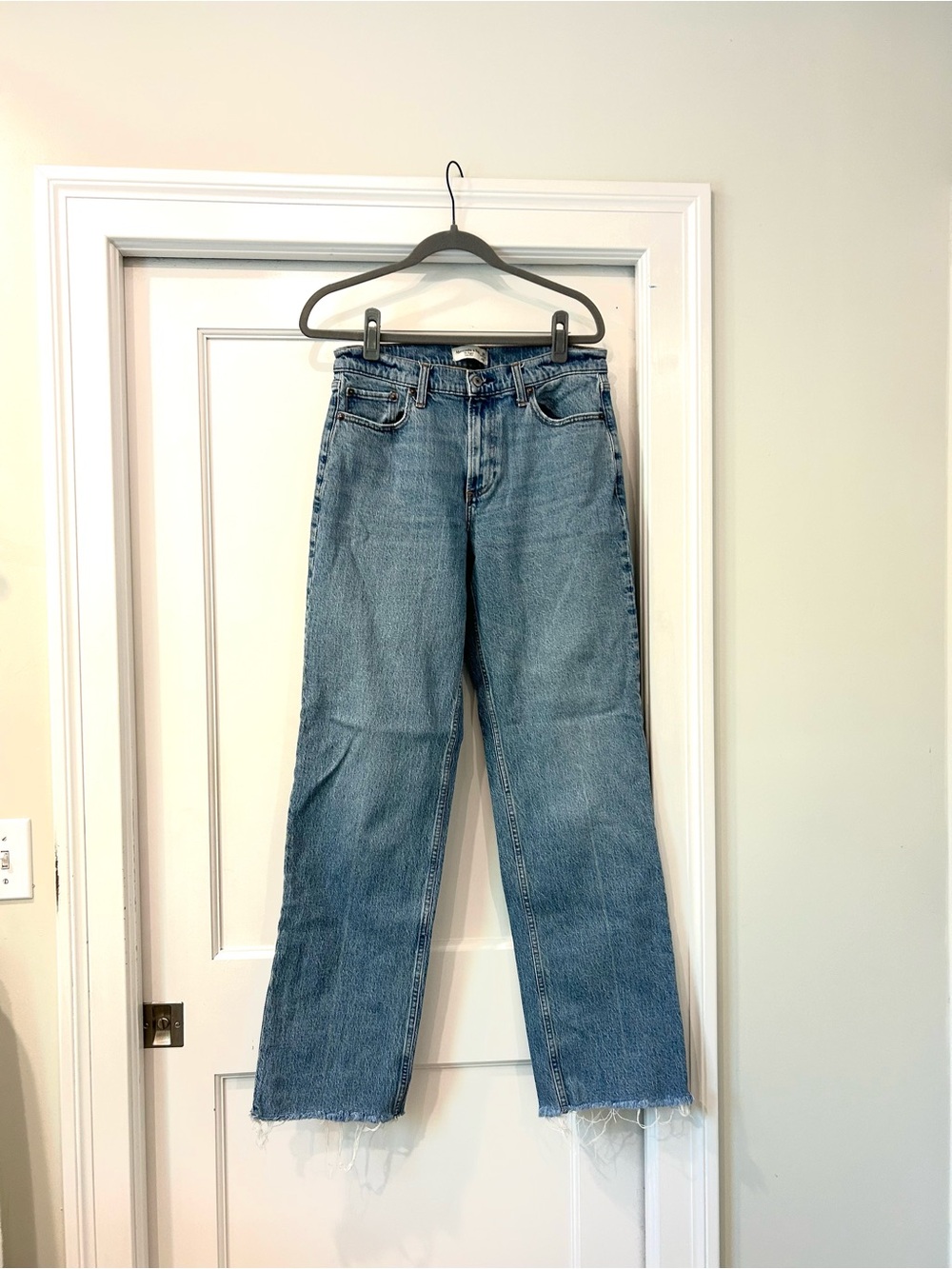 Abercrombie High-Rise Straight Leg Women's Jeans in Light Blue Extra Long